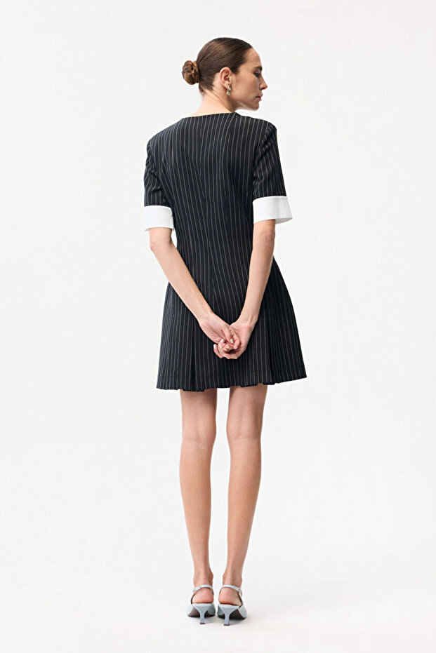 Önü Düğmeli Mini Elbise - 5