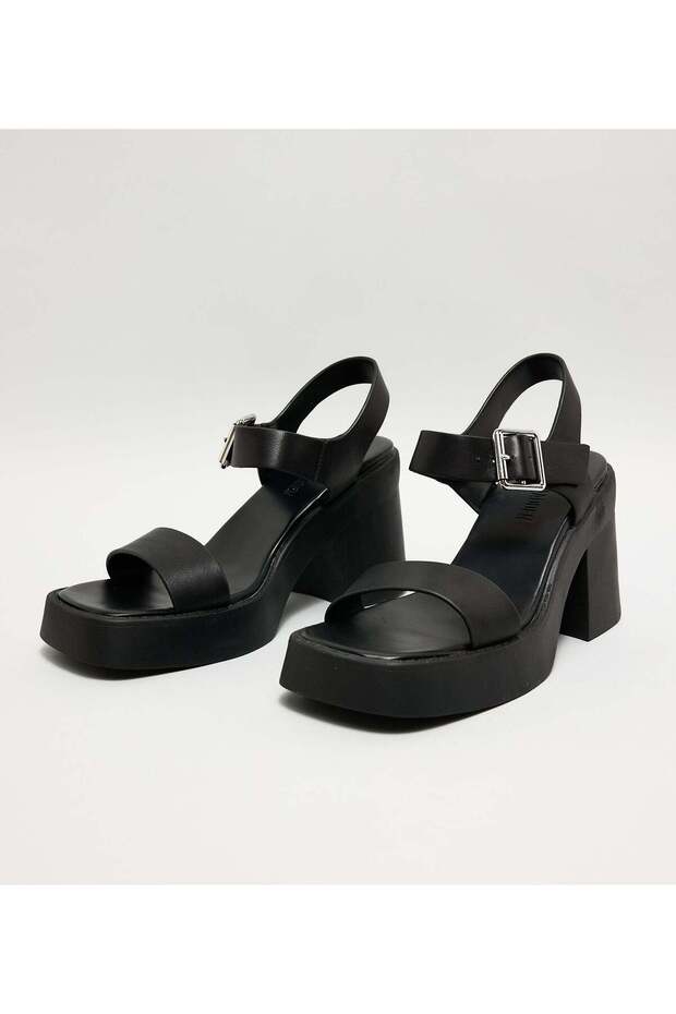Kandra Solid Mid Heel Sandals - 4