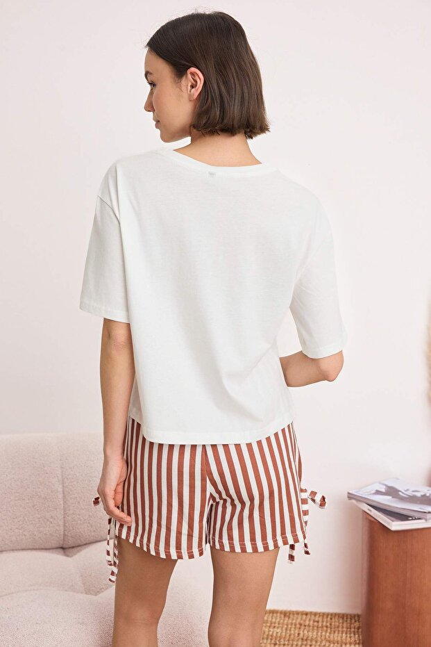Ekru %100 Pamuklu Çizgili Bağlama Detaylı Şortlu Örme Pijama Takımı THMSS25PT00145 - 5