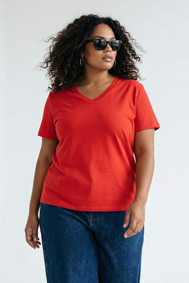Kırmızı Regular Fit V Yaka Büyük Beden T-shirt TBBSS25BF00062 - 1