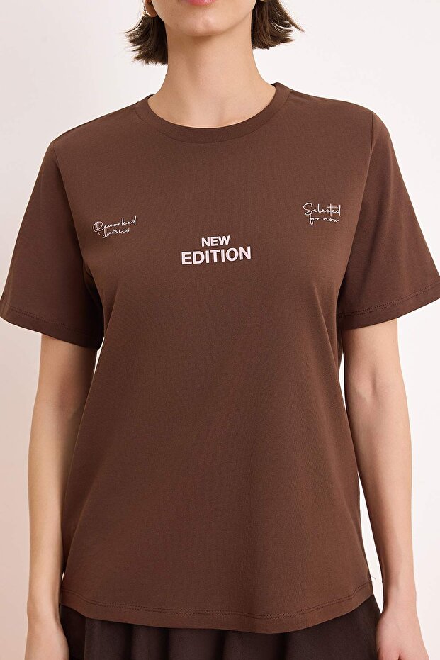 Kahverengi Slogan Regular/Normal Kalıp Kısa Kollu %100 Pamuk Örme T-Shirt TWOSS26TS00171 - 3