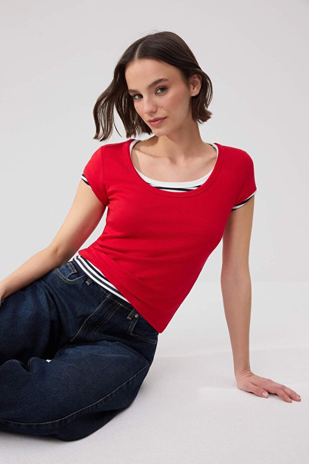 Wardrobe Essentials-Kırmızı Fitted/Vücuda Oturan Havuz Yaka Yumuşak Örme Bluz TWOSS26BZ00362 - 2