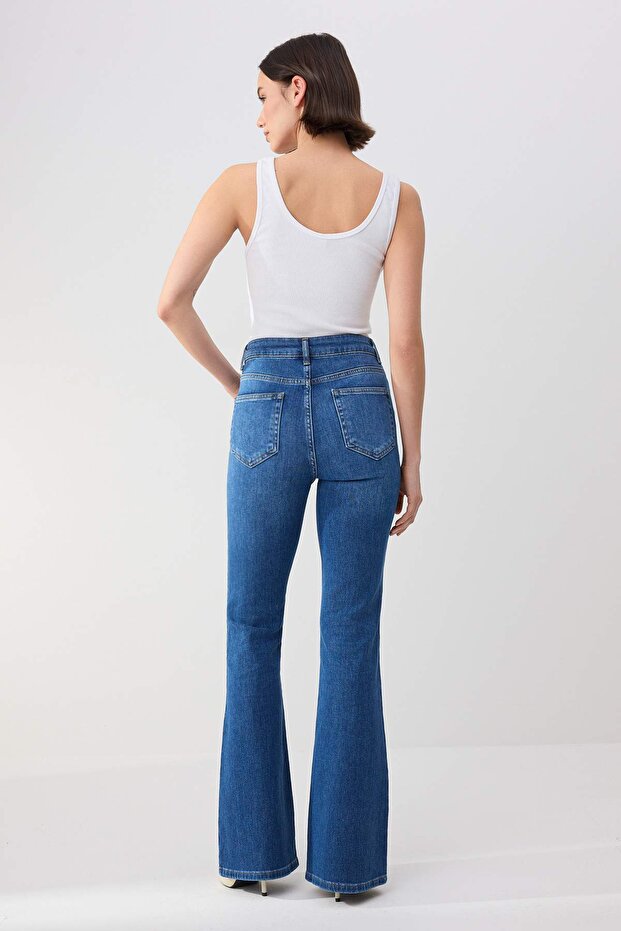 Trendyolmilla Wardrope Essentials Koyu Mavi DÖKÜMLÜ Yüksek Bel Orta Esnek Flare Jeans TWOSS26JE00106 - 4