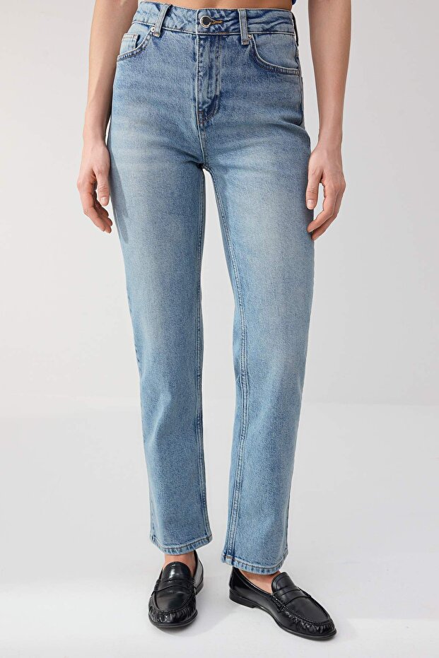Trendyolmilla Wardrope Essentials Koyu Mavi Az Esnek Yüksek Bel SLIM MOM Jeans TWOSS26JE00148 - 3