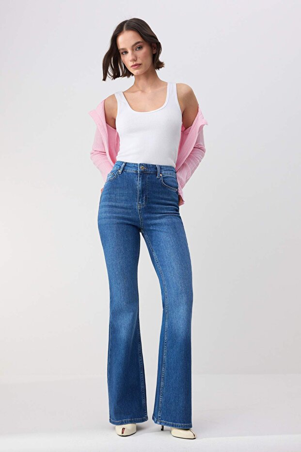 Trendyolmilla Wardrope Essentials Koyu Mavi DÖKÜMLÜ Yüksek Bel Orta Esnek Flare Jeans TWOSS26JE00106 - 1