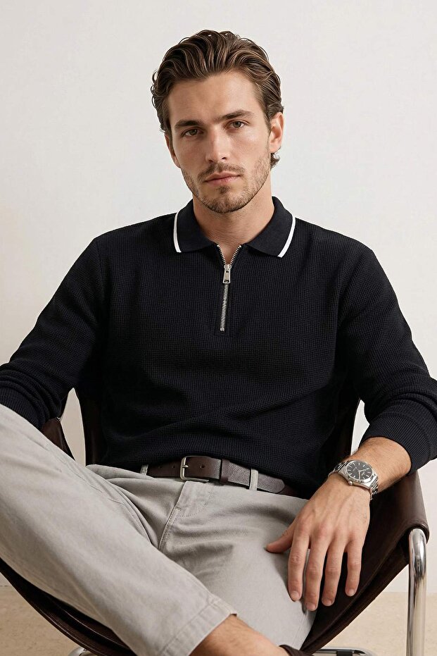 Siyah Loose Fit Dokulu Yaka Çizgi Detaylı Fermuarlı Polo Yaka T-shirt TMNSS26PO00003 - 1