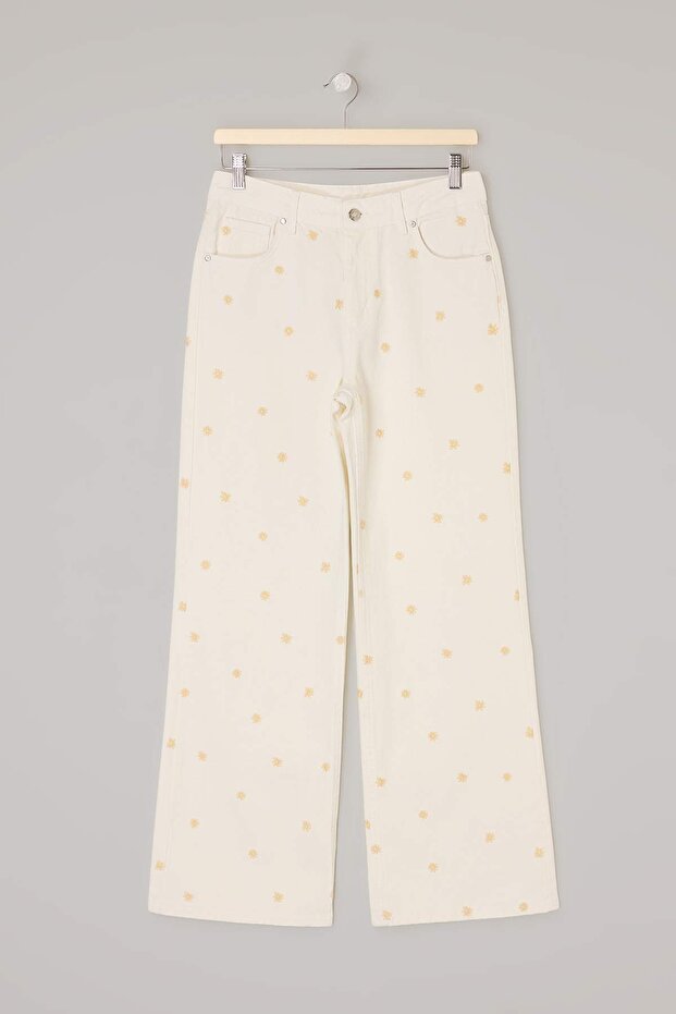 Beyaz Yüksek Bel Wide Leg Çiçek Nakışlı %100 Pamuklu Jeans TWOSS26JE00226 - 5