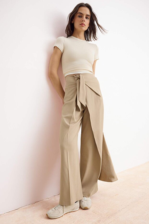 Bej Bağlama Detaylı Wide Leg/Geniş Paça Kumaş Pantolon TWOSS26PL00068 - 2