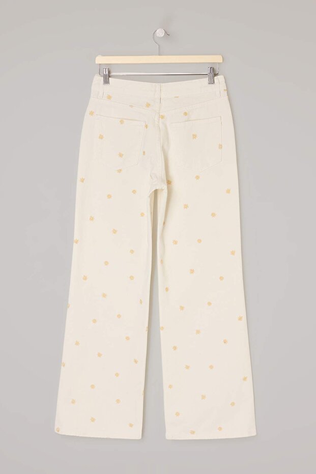 Beyaz Yüksek Bel Wide Leg Çiçek Nakışlı %100 Pamuklu Jeans TWOSS26JE00226 - 6