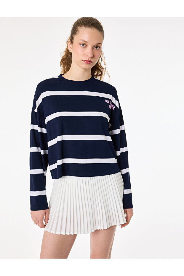 Comfortable Fit Crew Neck Long Sleeve Viscose Printed Sports T-Shirt