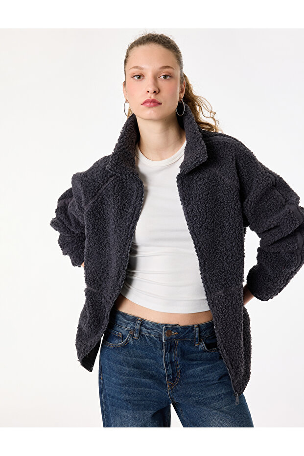 Long Sleeve Stand Collar Pocket Detailed Zippered Oversize Plush Jacket