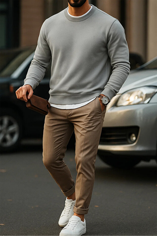 سويت شيرت رجالي أساسي فضفاض باللون الرمادي برقبة دائرية - 3