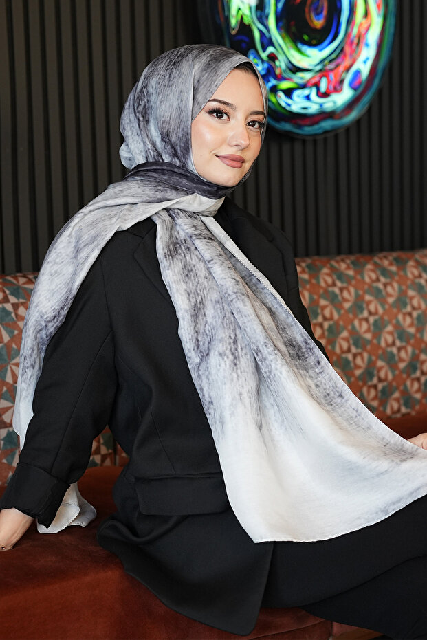 نمط هندسي شال قطن رمادي فاتح - 3