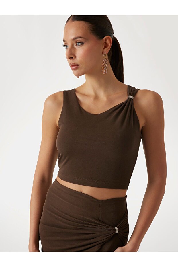 Cropped sleeveless top