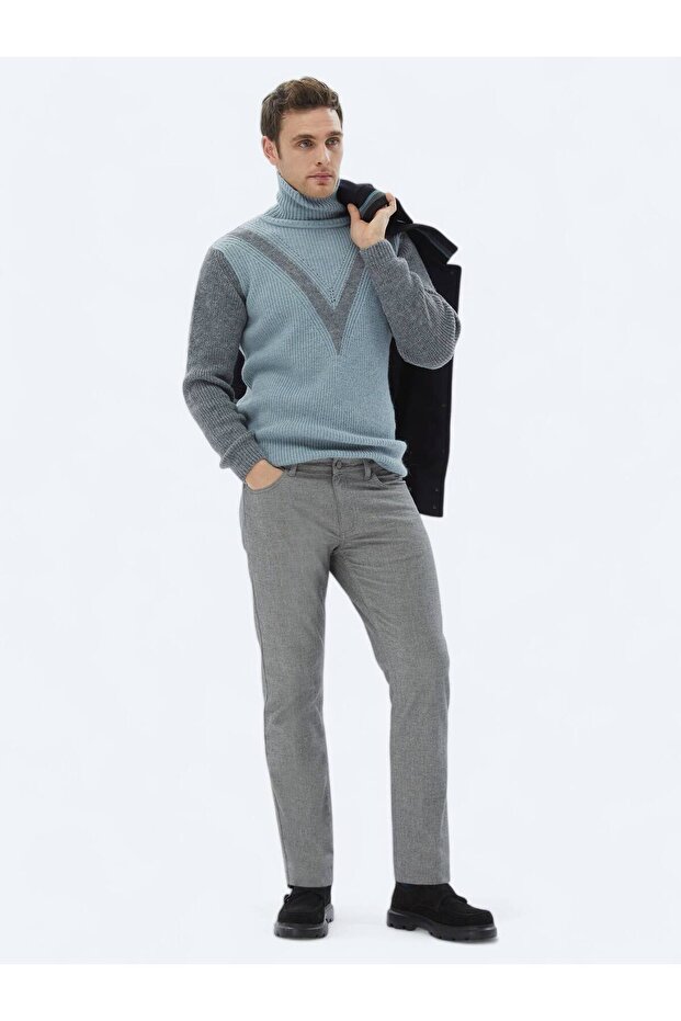 Gray Woven Slim Fit Casual Cotton Blend Trousers