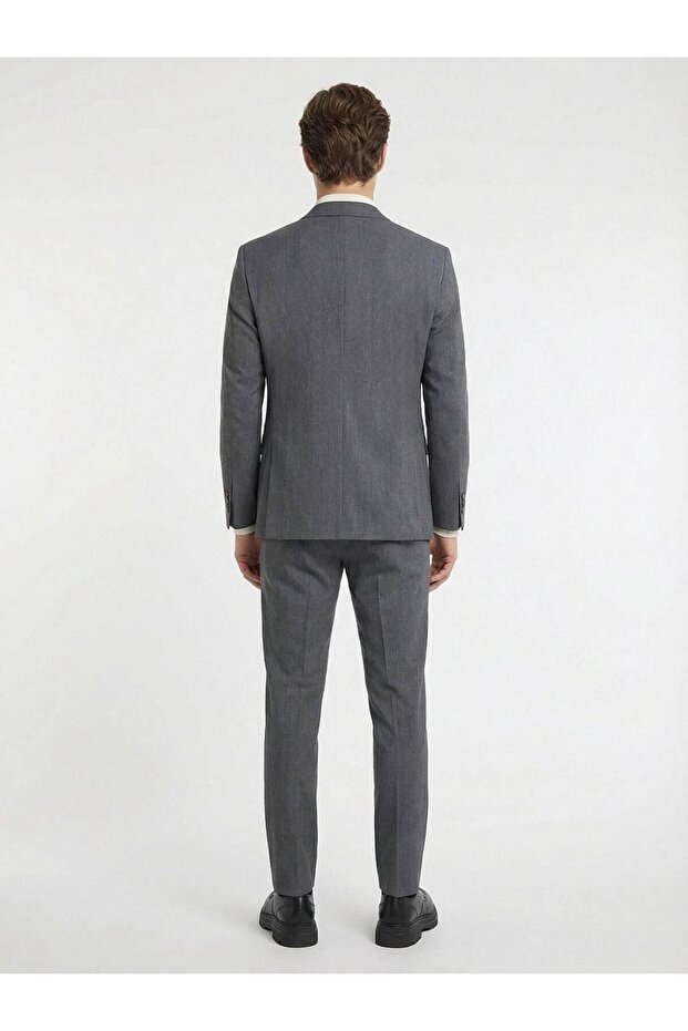 بدلة رمادية سادة مصنوعة من الصوف بنسبة 100% - 4