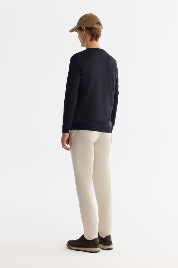 سترة رجالية أساسية ذات ملمس مميز باللون الأزرق الداكن E005107 - 4