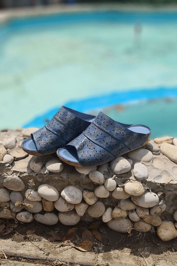 Çeşme- Blue Laser Genuine Leather Slippers