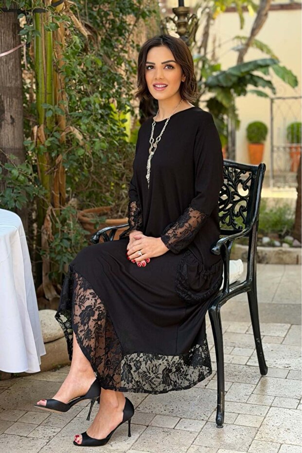 Black Lace Pocketed Love Dress
