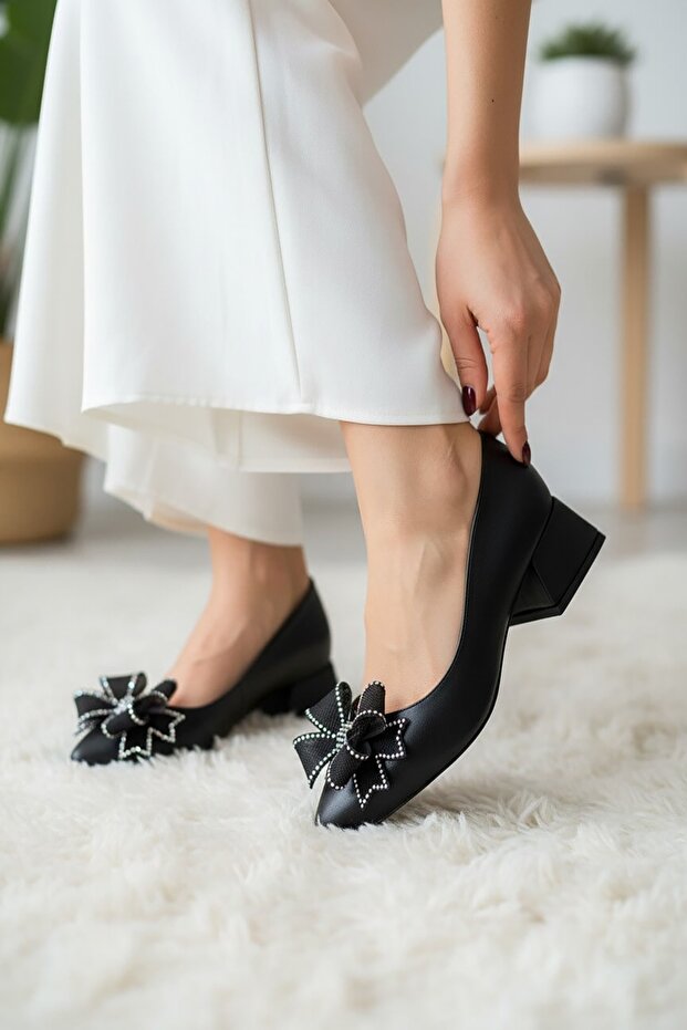 Tiny Black Bow (4 cm) Pointed-Toe Heeled Shoes - 5