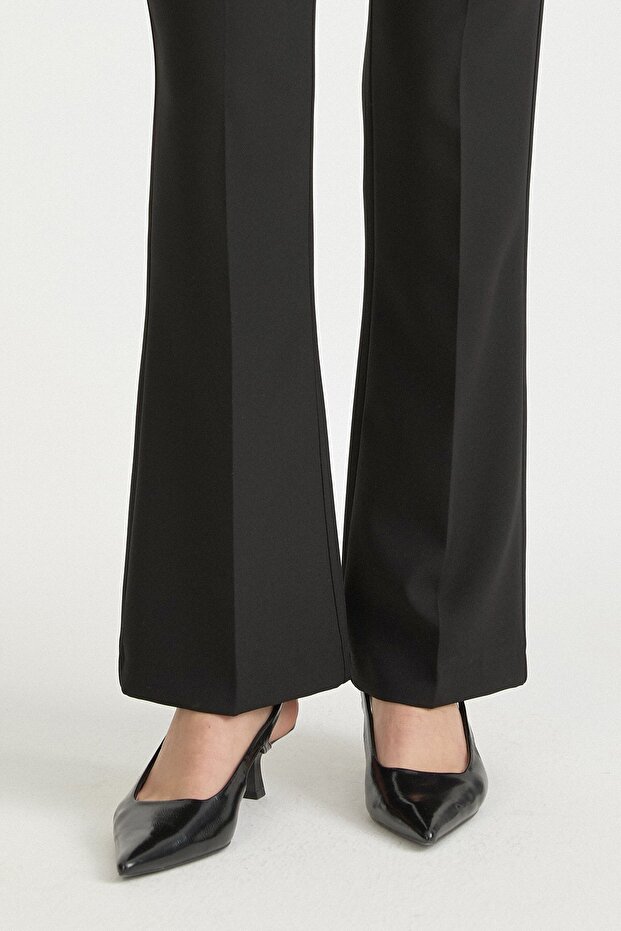 Ütü İzli İspanyol Paça Basic Pantolon Siyah - 3