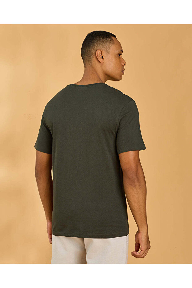 Men Green Basic Solid T Shirt - 3