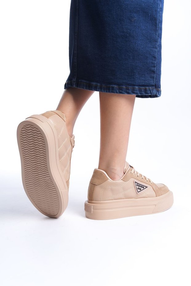 Women's Lace-Up Sports Shoes