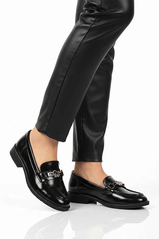 Black women's casual shoes