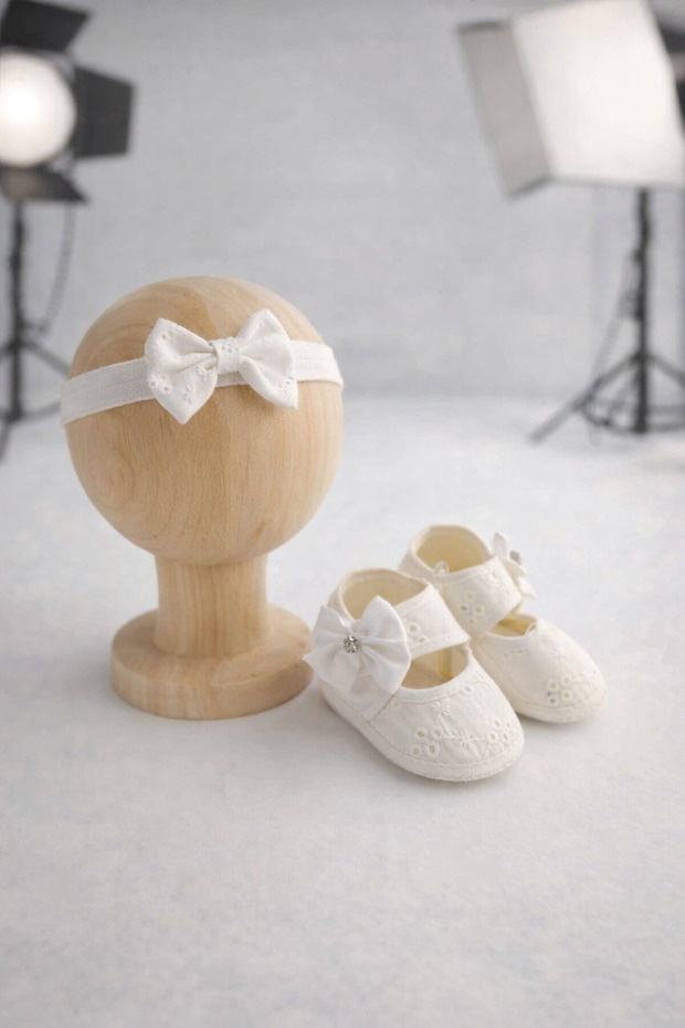 Baby Girl Festive Booties and Hairband Set (0-6 Months)