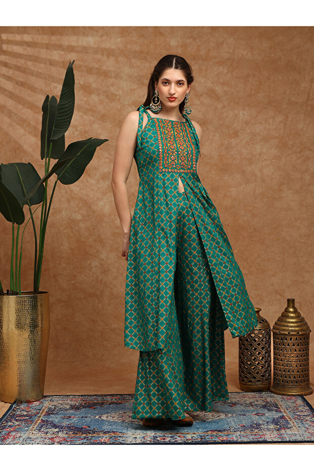 Women Green Tie-Up Shoulder Straps Embroidered Kurta and Palazzos Set