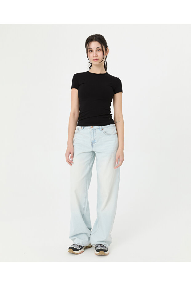 تي شيرت أسود أساسي - 4