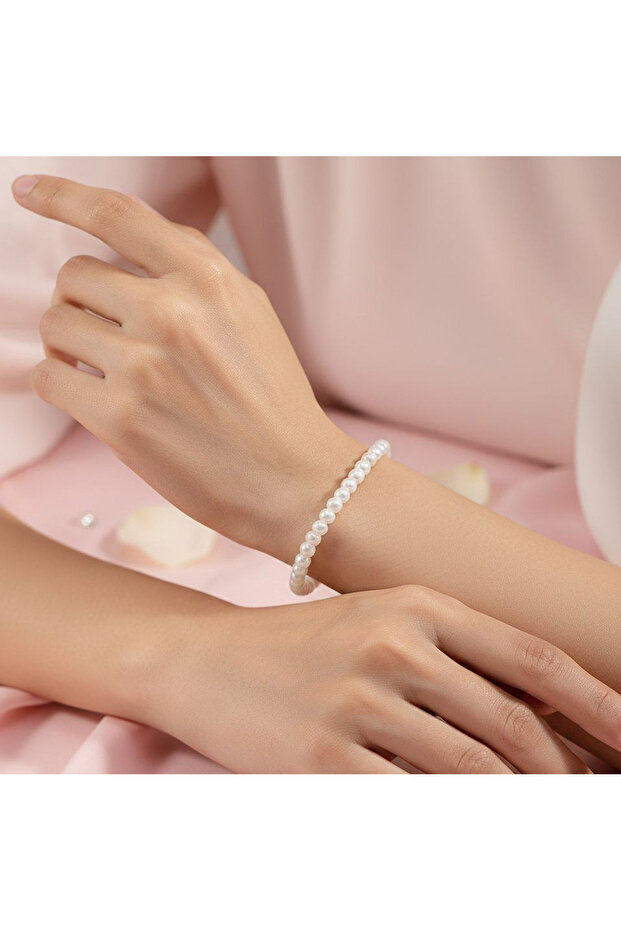 White Color Pearl Women's Bracelet