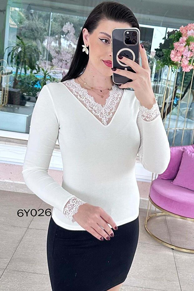 V-Neck Lace Paneled Viscose Combed Cotton Blouse 6Y026