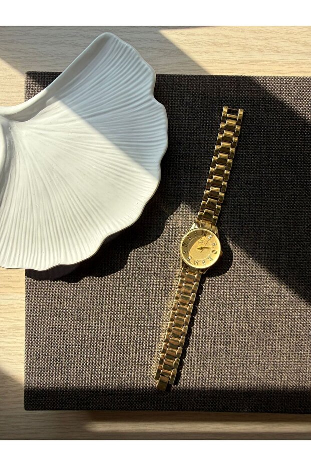 Retro Minimal Metal Strap Vintage Women's Wristwatch