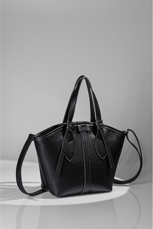 Women's Black Zippered Lined Hand and Shoulder Bag