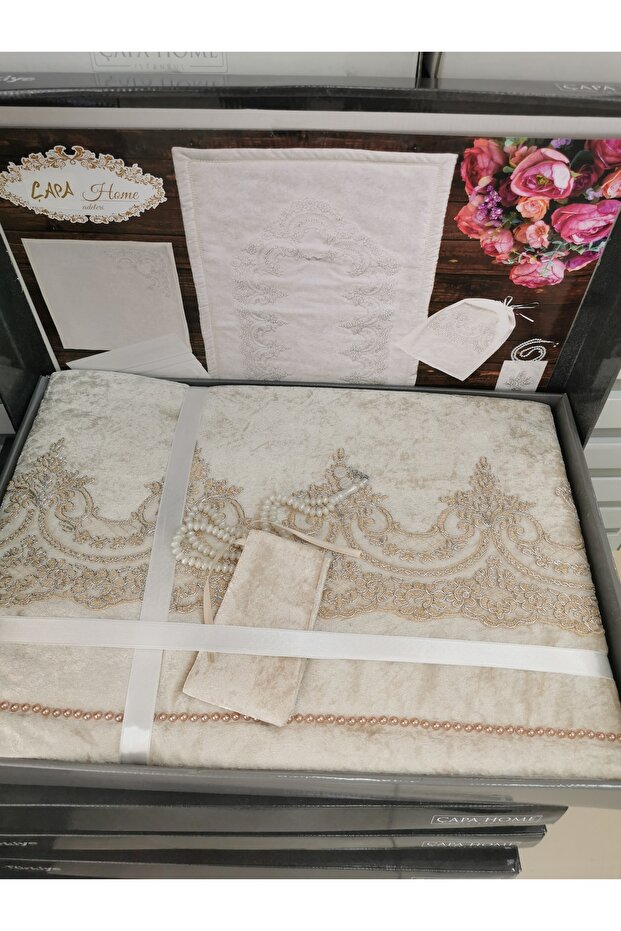 French Kordena Lace Piece Velvet Prayer Rug Set