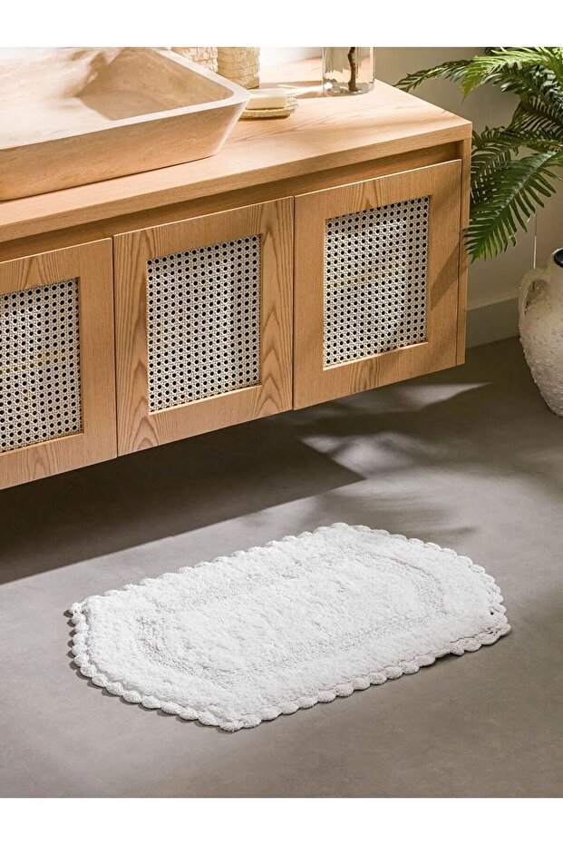 سجادة حمام منقوشة باللون البيج من LCW HOME مقاس 50x80 سم