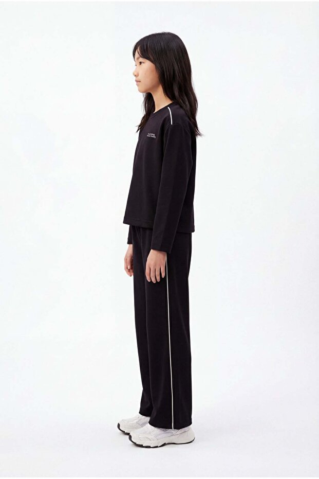 Girl's Basic Sweatshirt - 3