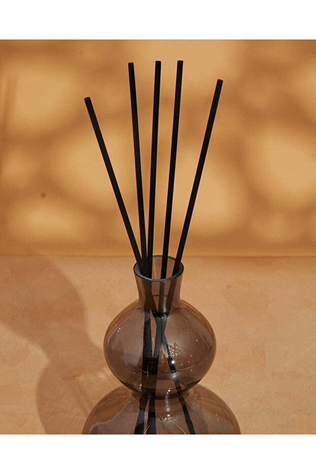 Rose Oud Reed Diffuser (500ml) - 5
