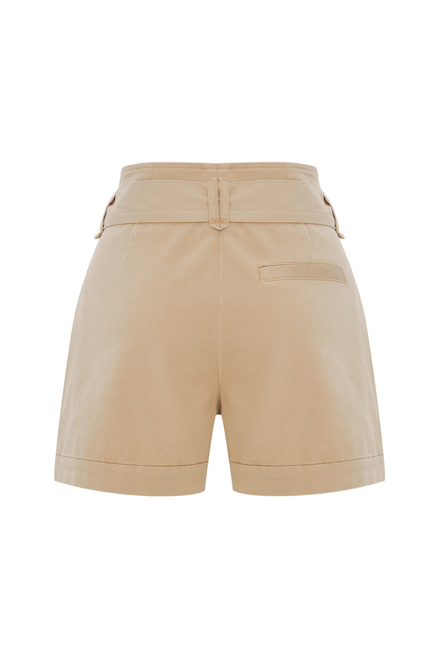 شورت قصير مزين بأزرار - 2