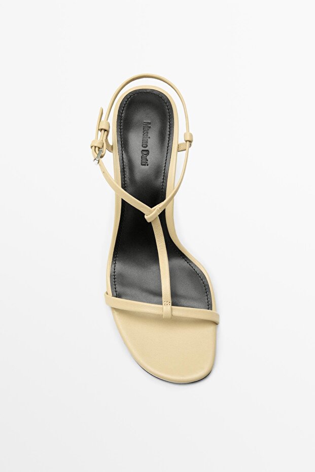 Bantlı orta boy topuklu sandalet - 3