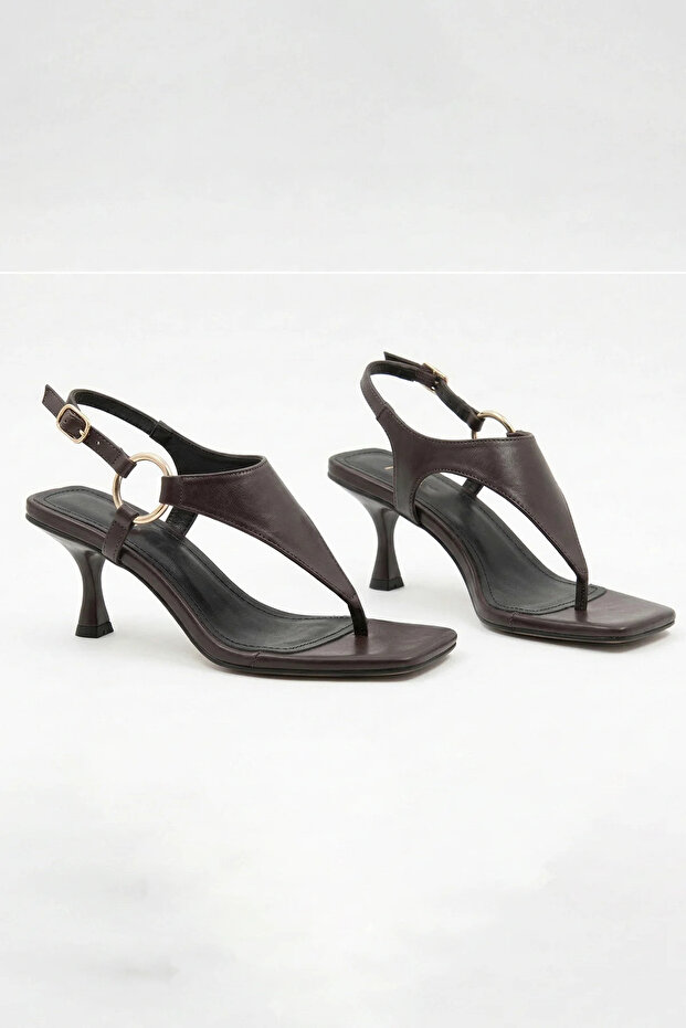 Sara Gold Ring Detailed Toe-Toe Clog Heels for Women Sandals - Brown