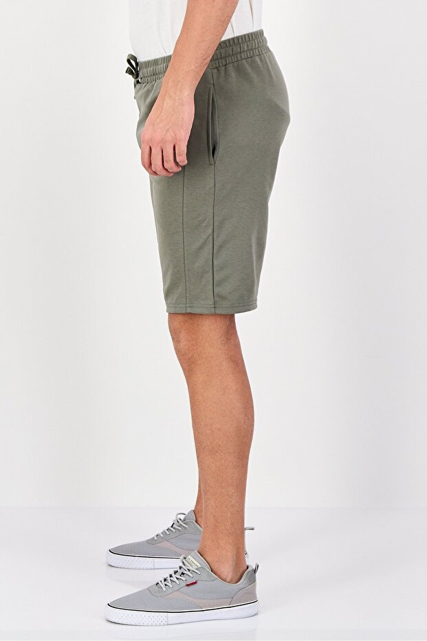 Men Solid Basic Shorts, Olive - 2