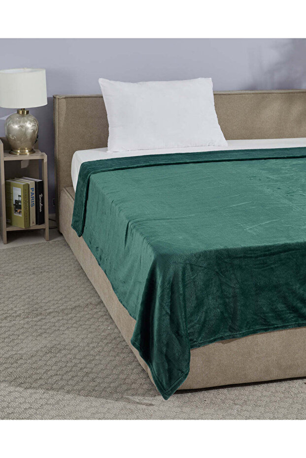 بطانية فلانيل خضراء سادة، مقاس مفرد - 1