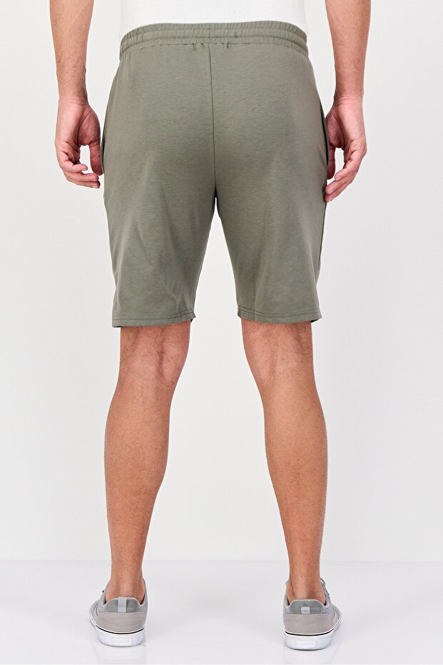 Men Solid Basic Shorts, Olive - 3