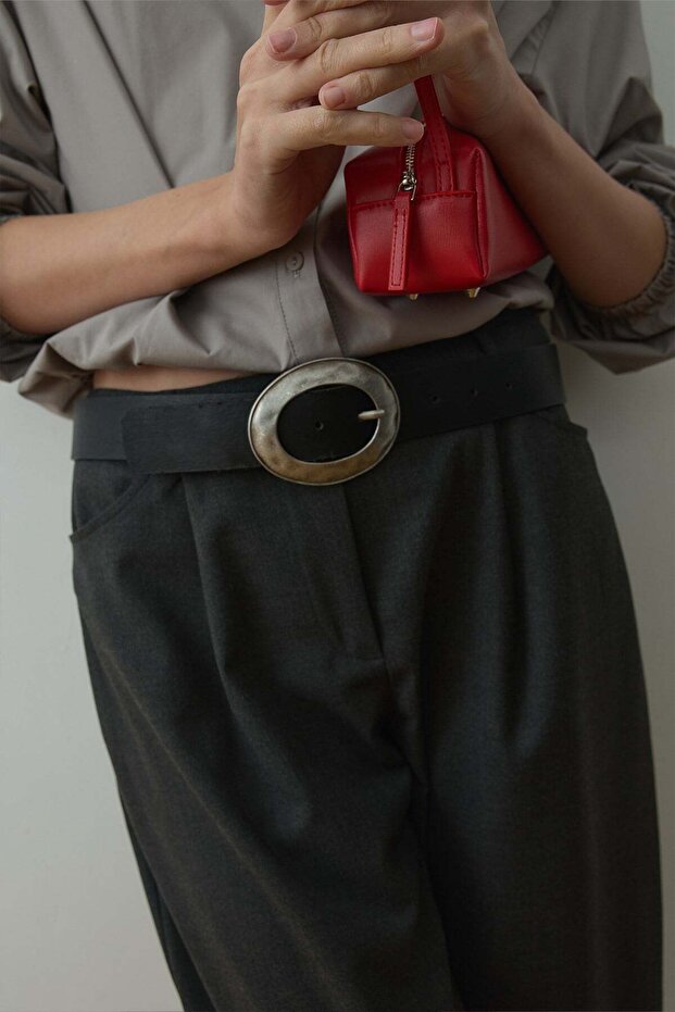 Black Antique Metal Oval Buckled Belt
