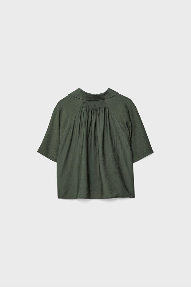 Düğmeli dökümlü gömlek - 7