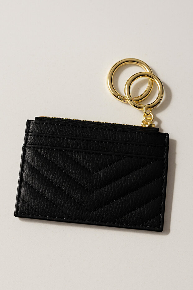 في حامل بطاقات - 3