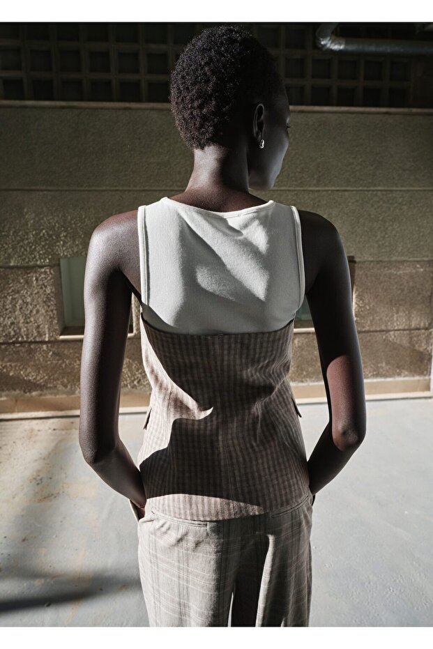 Düğmeli straplez bluz - 4