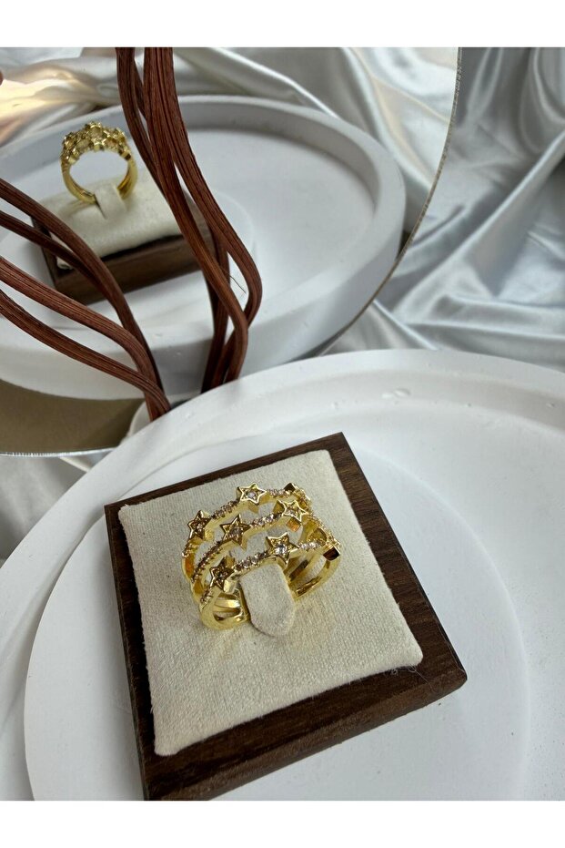 Star Model Zircon Stone Gold Women's Ring